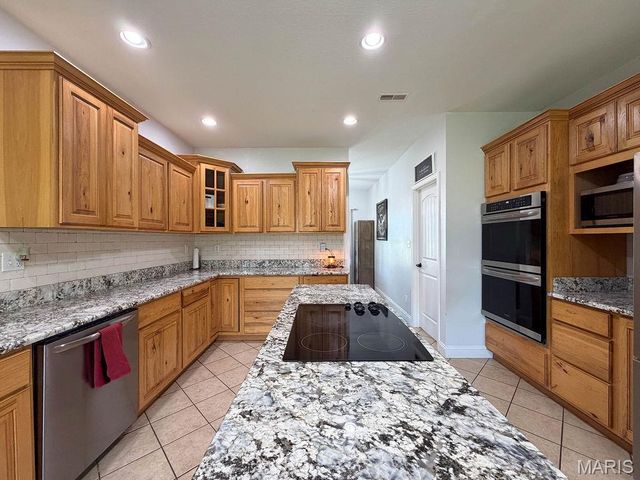 5437 Highway D, Farmington, MO 63640