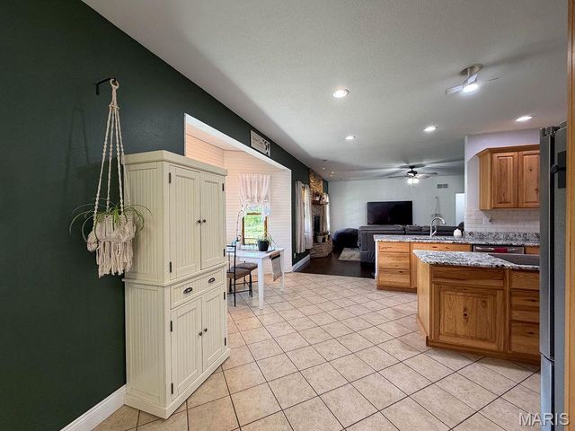 5437 Highway D, Farmington, MO 63640