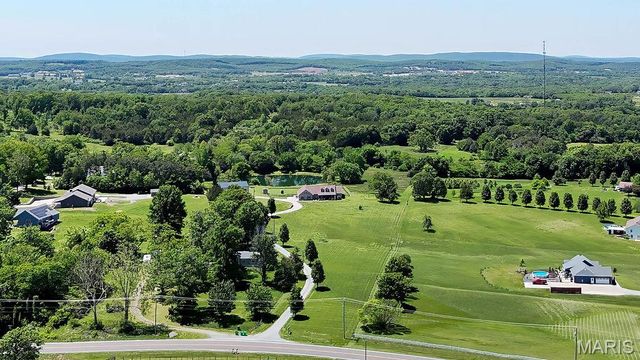 5437 Highway D, Farmington, MO 63640