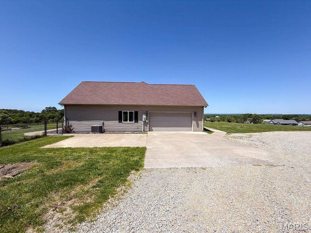 5437 Highway D, Farmington, MO 63640