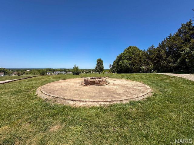 5437 Highway D, Farmington, MO 63640
