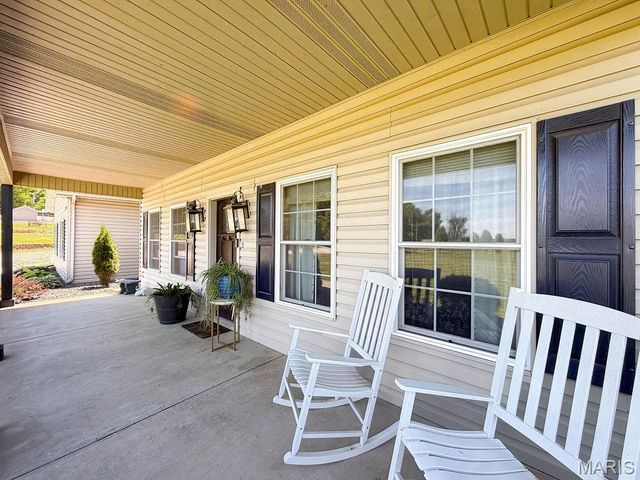 5437 Highway D, Farmington, MO 63640