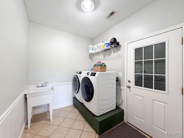 5437 Highway D, Farmington, MO 63640