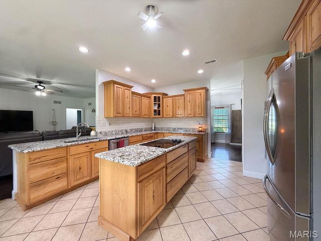 5437 Highway D, Farmington, MO 63640