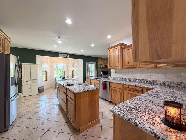 5437 Highway D, Farmington, MO 63640