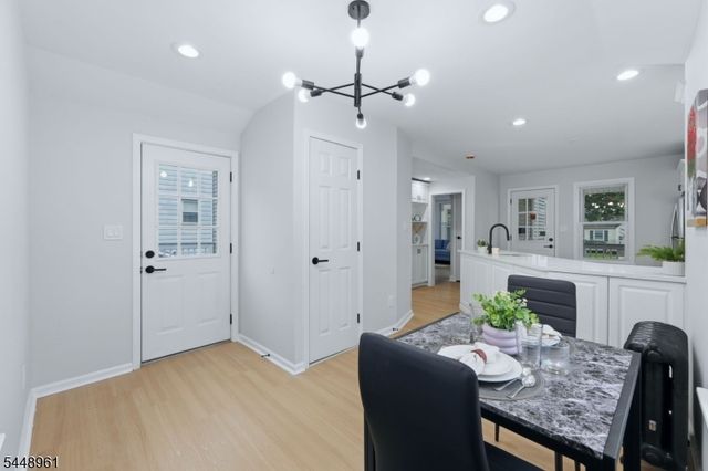 37 W Colfax Ave, Roselle Park Boro, NJ 07204