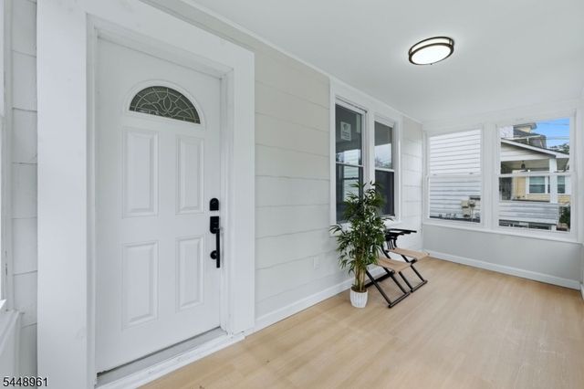 37 W Colfax Ave, Roselle Park Boro, NJ 07204