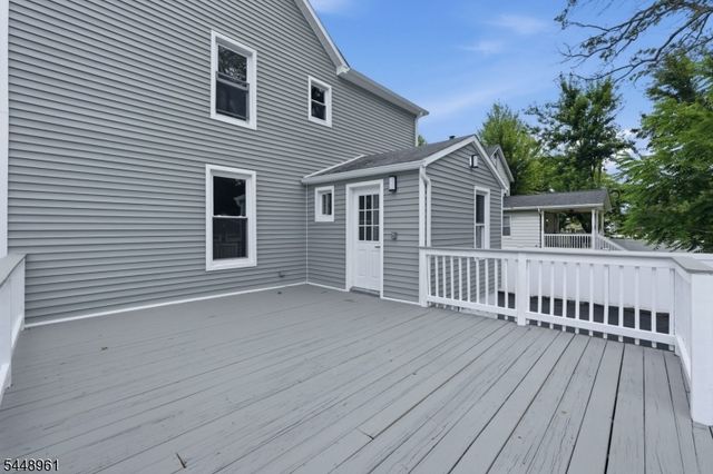 37 W Colfax Ave, Roselle Park Boro, NJ 07204