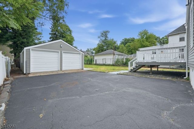 37 W Colfax Ave, Roselle Park Boro, NJ 07204