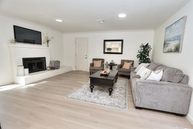 6430 Sandstone St, Carmichael, CA 95608