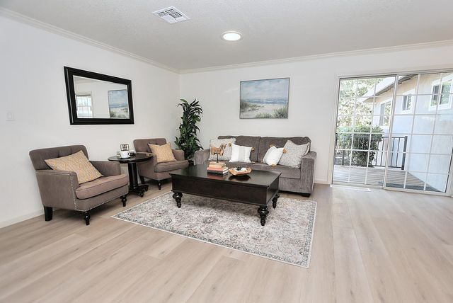 6430 Sandstone St, Carmichael, CA 95608