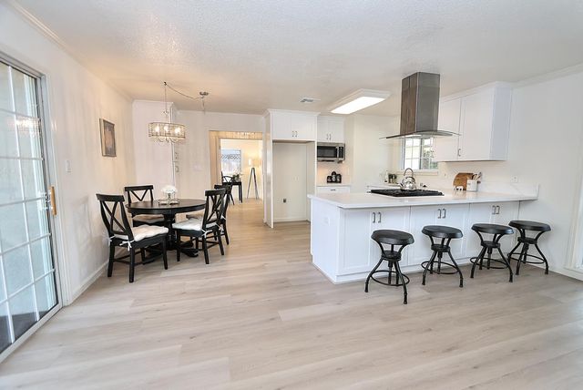 6430 Sandstone St, Carmichael, CA 95608