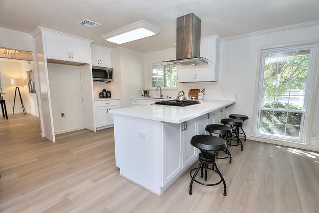 6430 Sandstone St, Carmichael, CA 95608