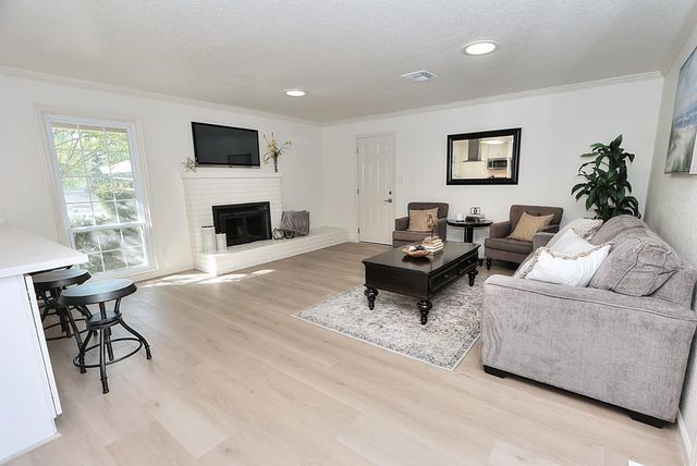 6430 Sandstone St, Carmichael, CA 95608