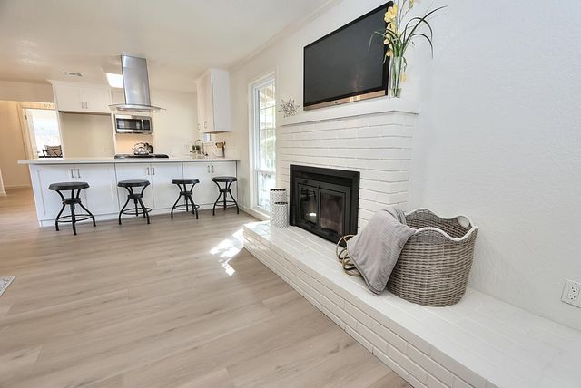 6430 Sandstone St, Carmichael, CA 95608
