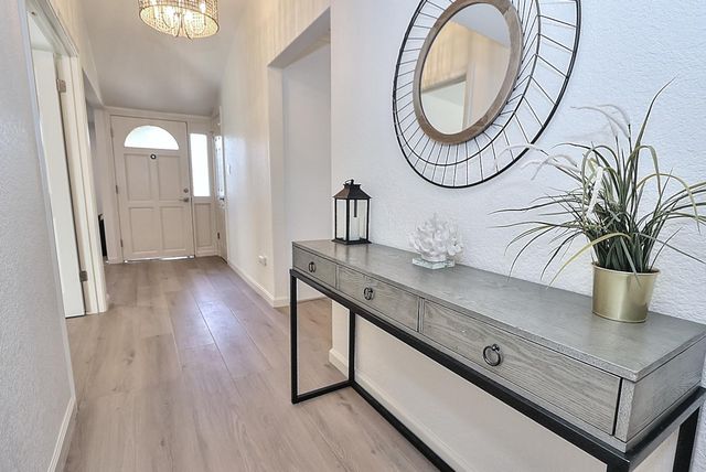 6430 Sandstone St, Carmichael, CA 95608