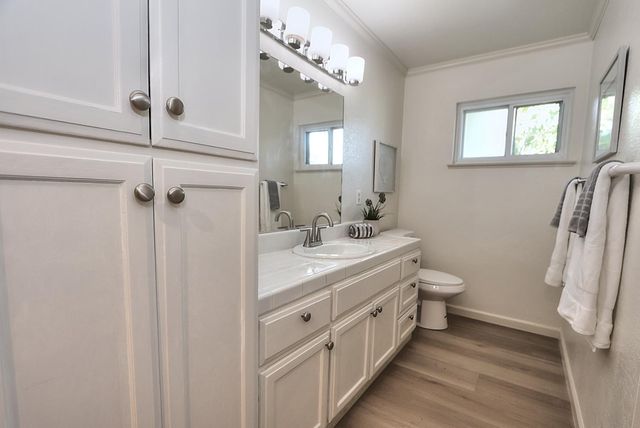 6430 Sandstone St, Carmichael, CA 95608
