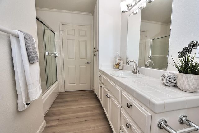 6430 Sandstone St, Carmichael, CA 95608
