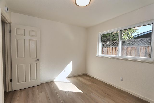 6430 Sandstone St, Carmichael, CA 95608