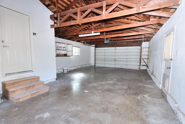 6430 Sandstone St, Carmichael, CA 95608