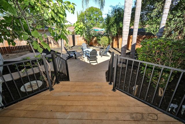 6430 Sandstone St, Carmichael, CA 95608