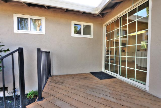 6430 Sandstone St, Carmichael, CA 95608