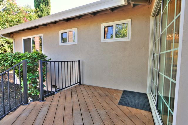 6430 Sandstone St, Carmichael, CA 95608