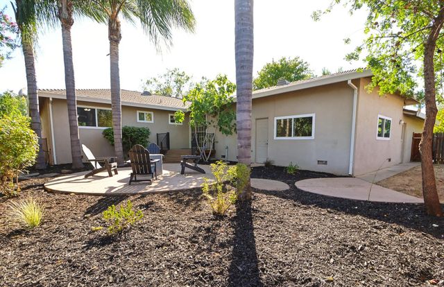 6430 Sandstone St, Carmichael, CA 95608