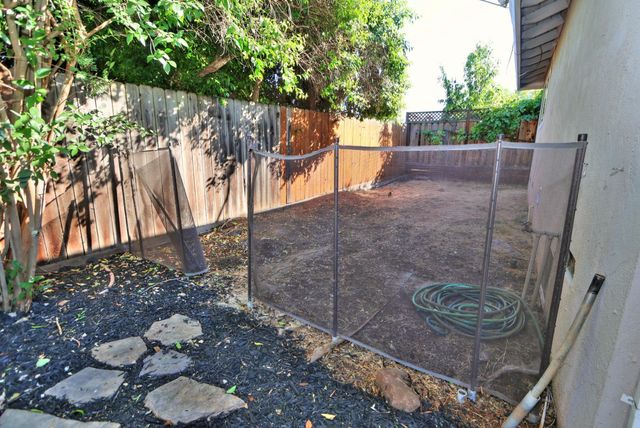 6430 Sandstone St, Carmichael, CA 95608