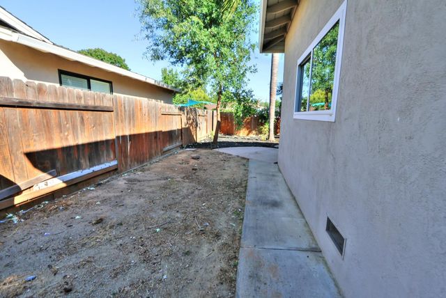 6430 Sandstone St, Carmichael, CA 95608