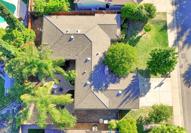6430 Sandstone St, Carmichael, CA 95608