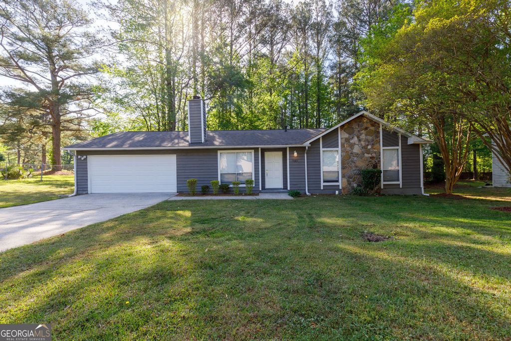 7085 Hania Drive, Fairburn, GA 30213