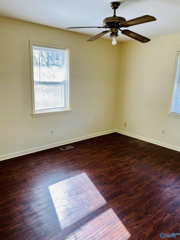 1332 Oshaughnessy Avenue NE 1234, Huntsville, AL 35801