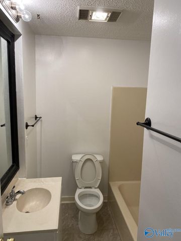 1332 Oshaughnessy Avenue NE 1234, Huntsville, AL 35801