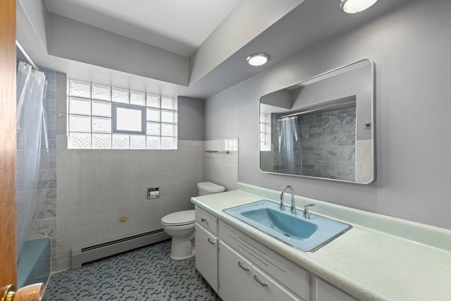 6401 W 52nd Street 2, Chicago, IL 60638