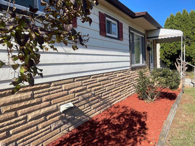 26371 COMPSON Street, Roseville, MI 48066