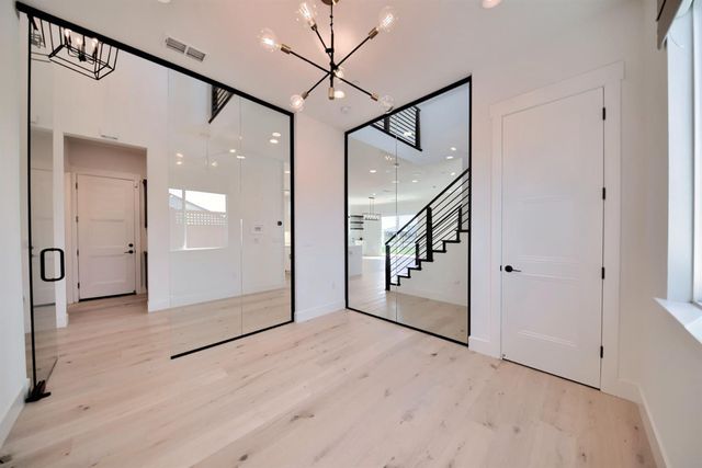 2150 Mulholland Dr, Lathrop, CA 95330