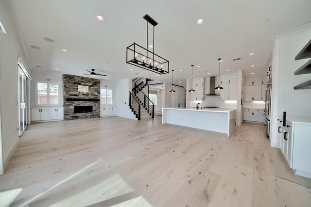 2150 Mulholland Dr, Lathrop, CA 95330