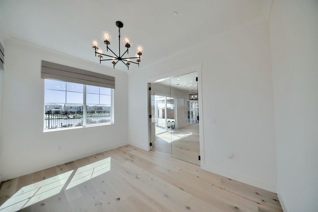 2150 Mulholland Dr, Lathrop, CA 95330