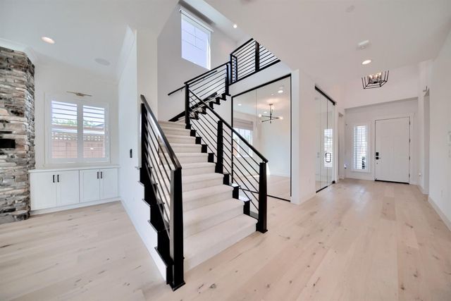 2150 Mulholland Dr, Lathrop, CA 95330