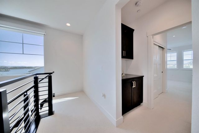 2150 Mulholland Dr, Lathrop, CA 95330