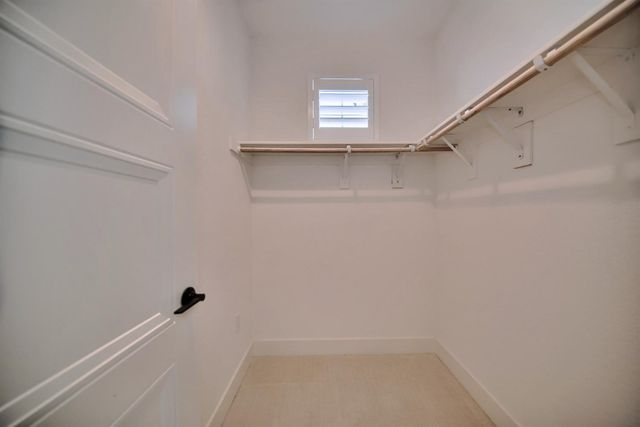 2150 Mulholland Dr, Lathrop, CA 95330