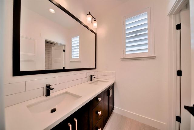 2150 Mulholland Dr, Lathrop, CA 95330