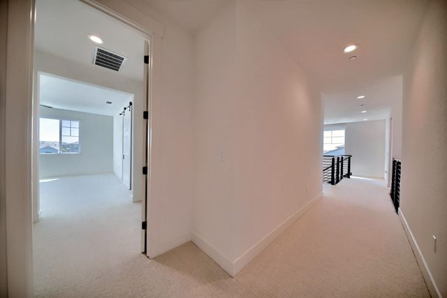 2150 Mulholland Dr, Lathrop, CA 95330