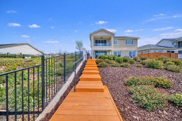 2150 Mulholland Dr, Lathrop, CA 95330