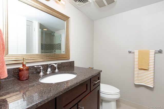 5 Rosebud Lane, Babylon, NY 11702