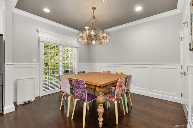 5 Rosebud Lane, Babylon, NY 11702