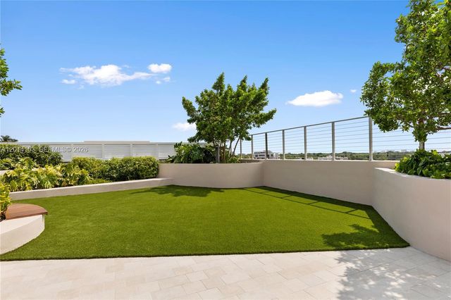 3034 Oak Ave 208, Miami, FL 33133