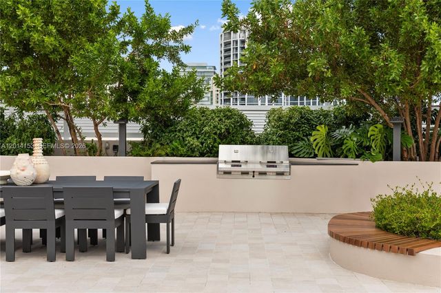 3034 Oak Ave 208, Miami, FL 33133