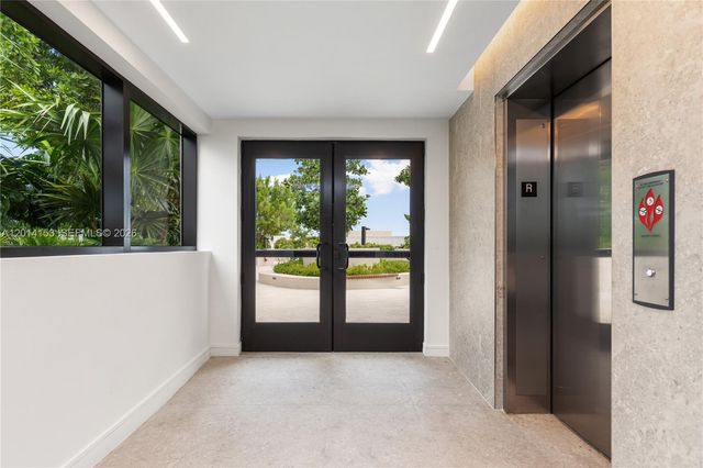3034 Oak Ave 208, Miami, FL 33133